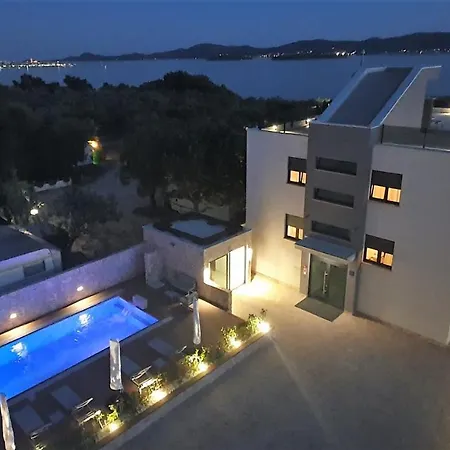 Marija 4* Sveti Filip i Jakov