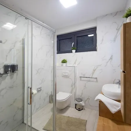 Marija 4* Sveti Filip i Jakov