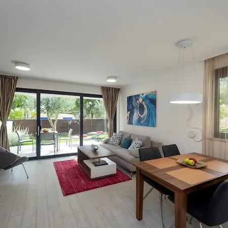 Marija 4* Sveti Filip i Jakov