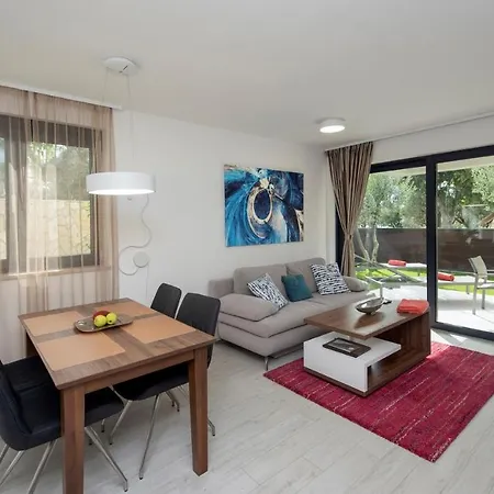 Marija 4* סבטי פיליפ אי ג'קוב