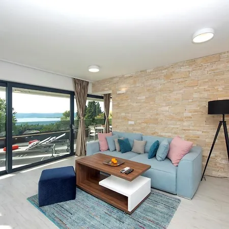 בית הארחה Marija 4*