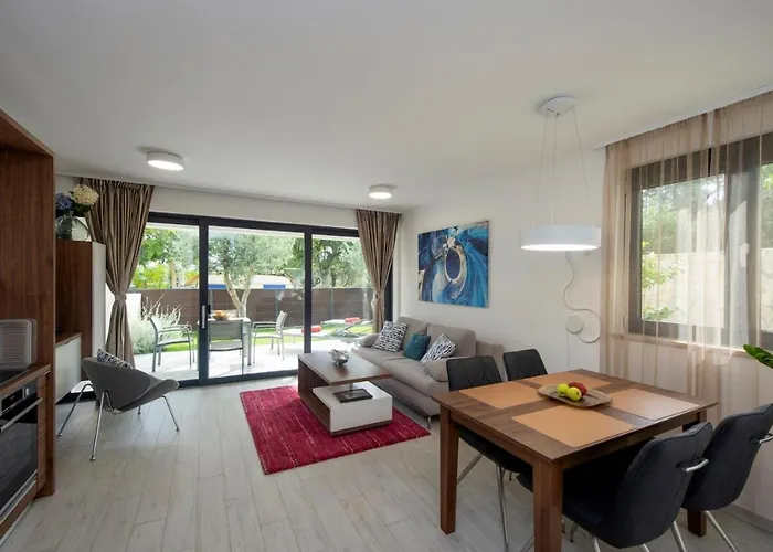 Marija 4* Sveti Filip i Jakov