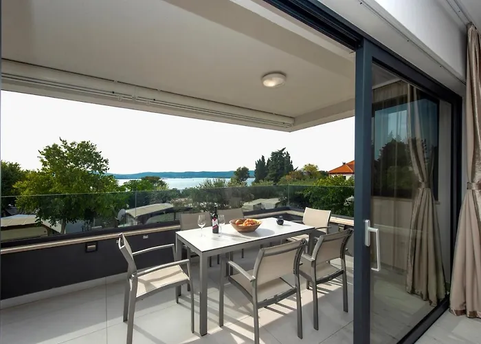 Marija 4* Sveti Filip i Jakov